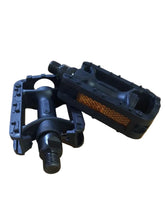 Cargar imagen en el visor de la galería, SET PEDAL PLASTICO ROSCA FINA 1/2 BMX JUNIOR
