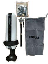 Cargar imagen en el visor de la galería, COMPRESOR DE AIRE MINI PORTATIL CON PANTALLA DIGITAL, RECARGABLE, CON LINTERNA, BASE PARA BICICLETA, 150PSI
