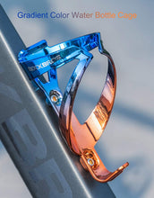 Cargar imagen en el visor de la galería, PORTA TERMO DORADO/AZUL DE POLICARBONATO LIGERO ROCKBROS
