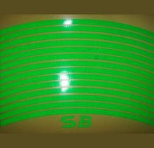 Cargar imagen en el visor de la galería, VINIL REFLECTIVO PARA RINES - PAQ DE 12 UND (29CM X 1CM)
